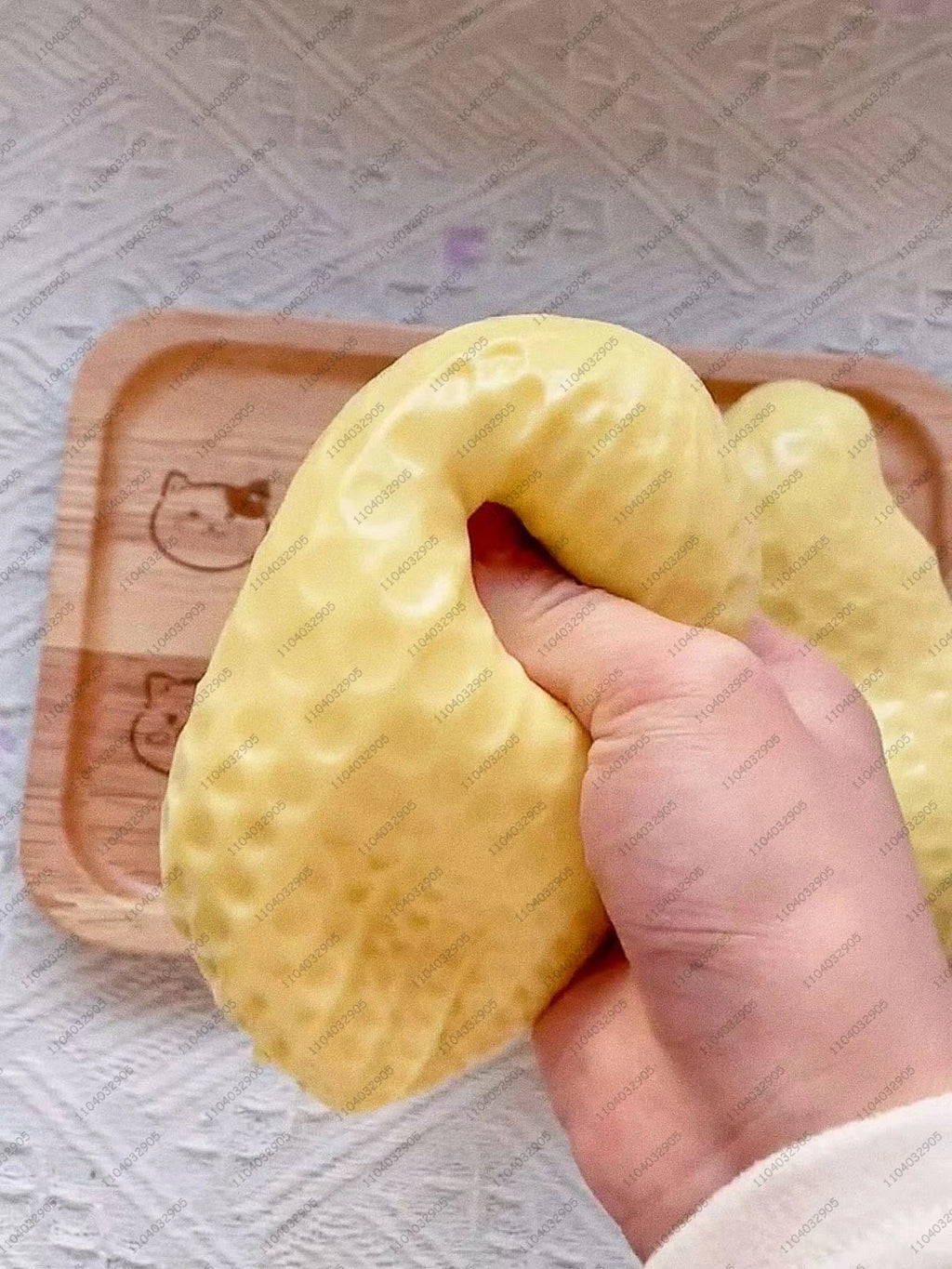 Peanut Stress Ball Crunchy Squeeze Ball Squishy Toy Buttery-Soft Feel Fidget Toy ASMR Sensory Anti Stress Toys for Kids & Adults